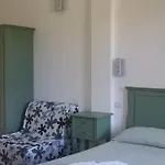 Agrialbergo La Sugherella فندق 3*