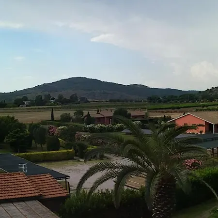 بيت ضيافة Agrialbergo La Sugherella