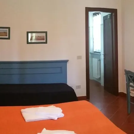 Agrialbergo La Sugherella 招待所 3*
