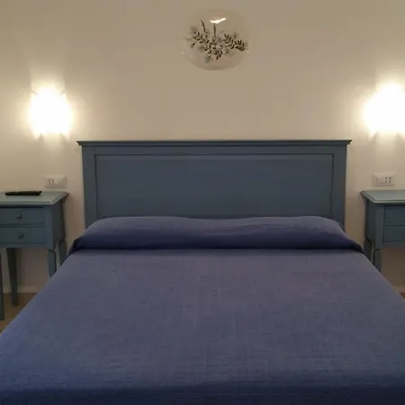 招待所 Agrialbergo La Sugherella 3*