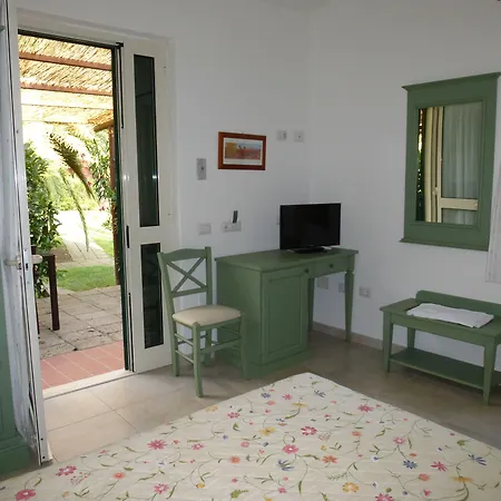 Otel Agrialbergo La Sugherella 3*