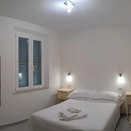 Agrialbergo La Sugherella بيت ضيافة 3*