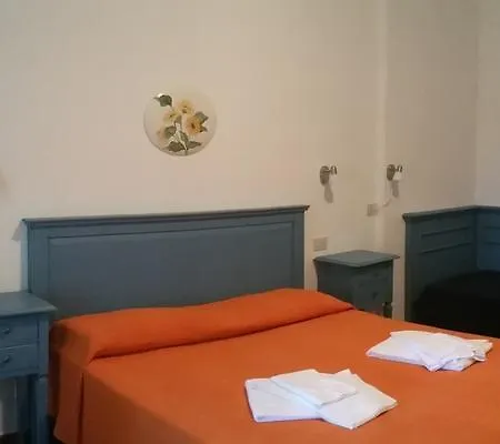 Agrialbergo La Sugherella بيت ضيافة