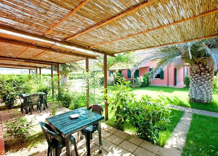 ホテル Agrialbergo La Sugherella 3*