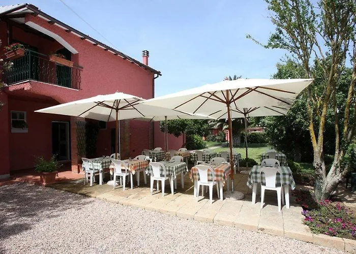 ホテル Agrialbergo La Sugherella 3*
